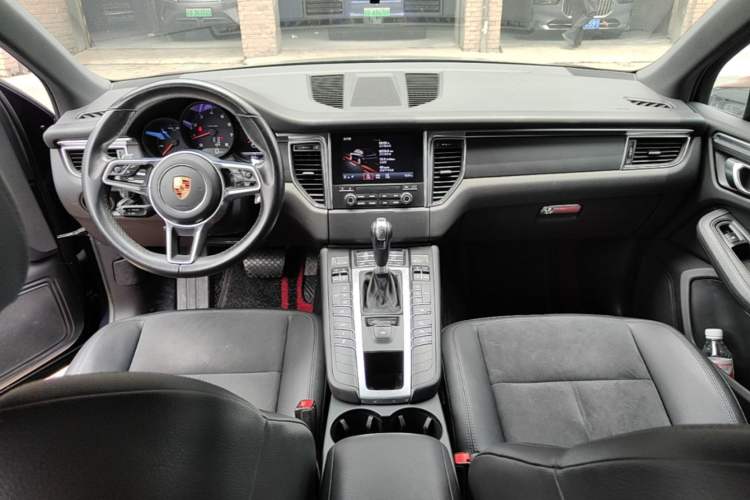 Used Porsche Macan 2017 Macan 2.0T Center Console