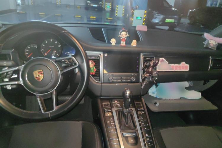 Used Porsche Macan 2017 Macan 2.0T Center Console