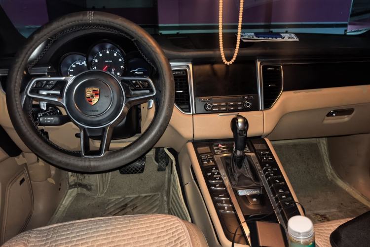 Used Porsche Macan 2017 Macan 2.0T Center Console