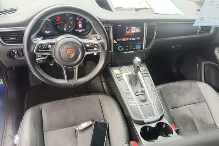 Used Porsche Macan 2017 Macan 2.0T Center Console