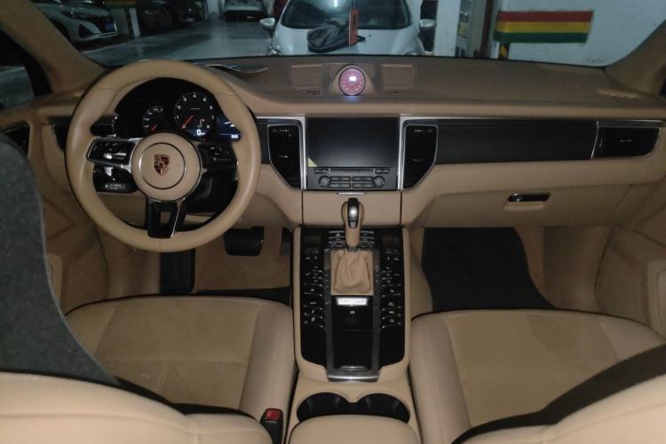Used Porsche Macan 2017 Macan 2.0T Center Console
