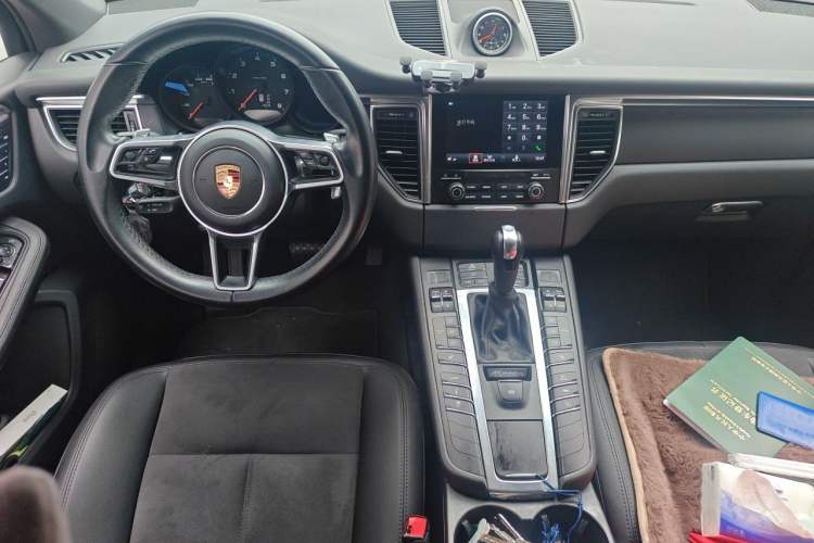 Used Porsche Macan 2017 Macan 2.0T Center Console