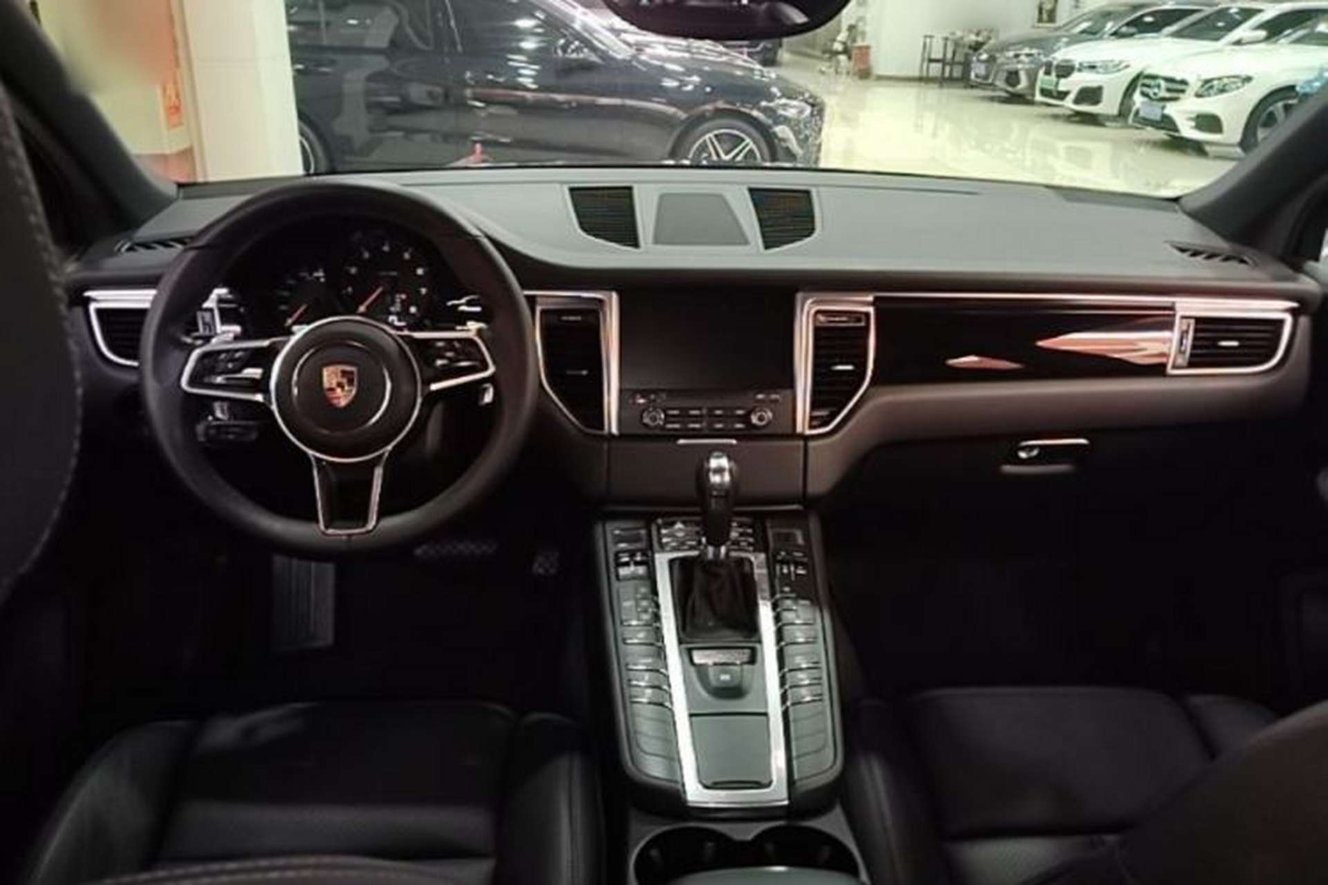 Used Porsche Macan 2017 Macan 2.0T Center Console