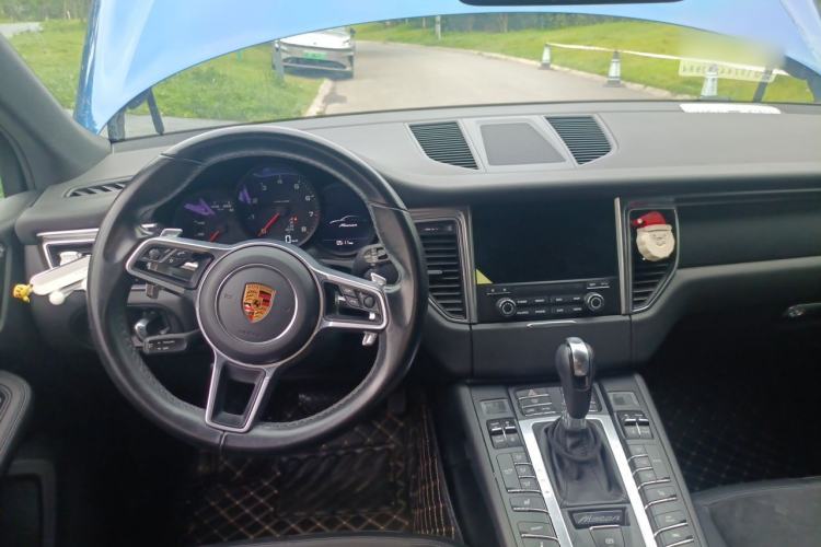 Used Porsche Macan 2017 Macan 2.0T Center Console