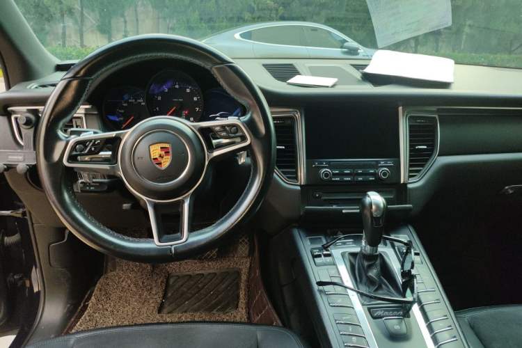 Used Porsche Macan 2017 Macan 2.0T Center Console