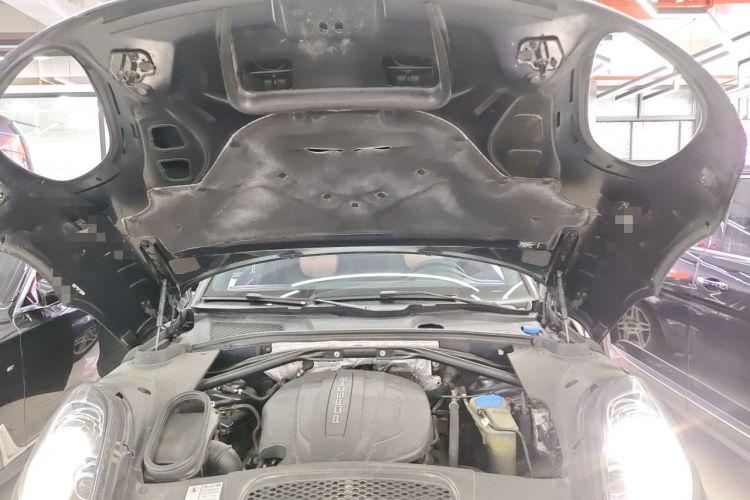 Used Porsche Macan 2017 Macan 2.0T Engine Bay