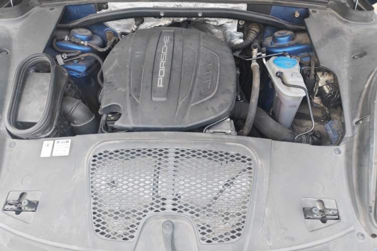 Used Porsche Macan 2017 Macan 2.0T Engine Bay