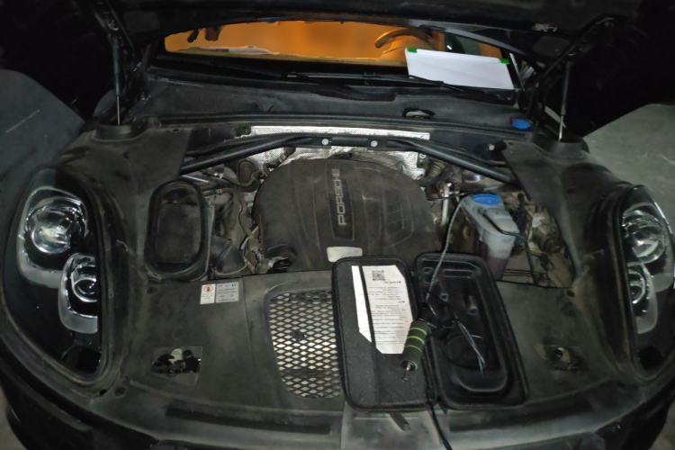 Used Porsche Macan 2017 Macan 2.0T Engine Bay
