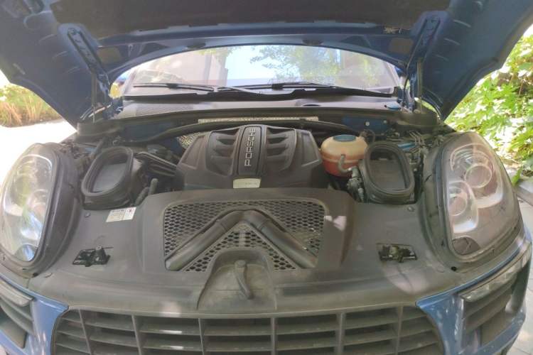 Used Porsche Macan 2017 Macan S 3.0T Engine Bay