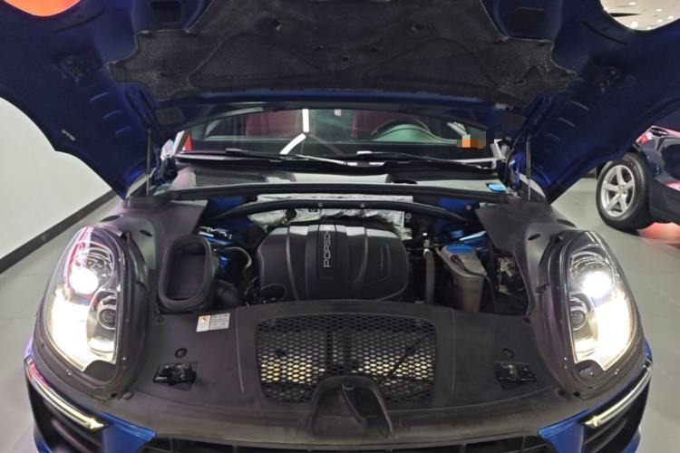 Used Porsche Macan 2017 Macan 2.0T Engine Bay