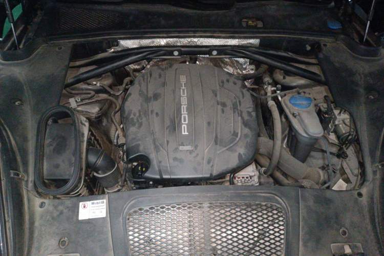 Used Porsche Macan 2017 Macan 2.0T Engine Bay
