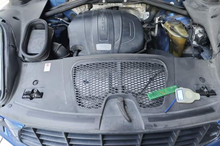 Used Porsche Macan 2017 Macan 2.0T Engine Bay