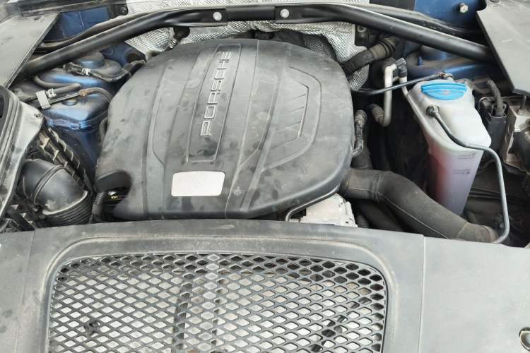 Used Porsche Macan 2017 Macan 2.0T Engine Bay