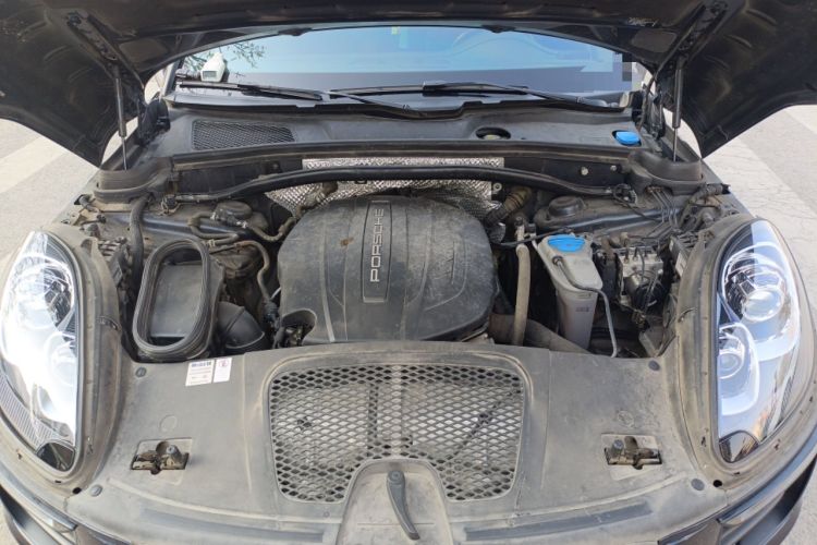Used Porsche Macan 2017 Macan 2.0T Engine Bay