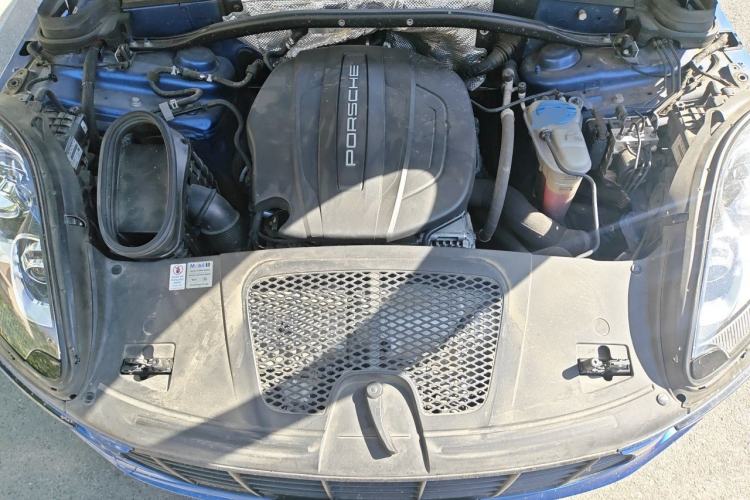Used Porsche Macan 2017 Macan 2.0T Engine Bay