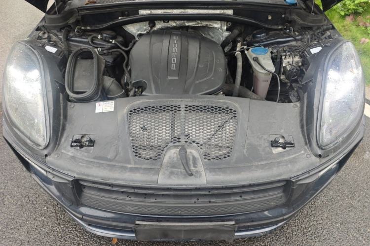 Used Porsche Macan 2017 Macan 2.0T Engine Bay