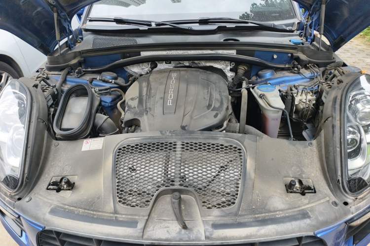Used Porsche Macan 2017 Macan 2.0T Engine Bay