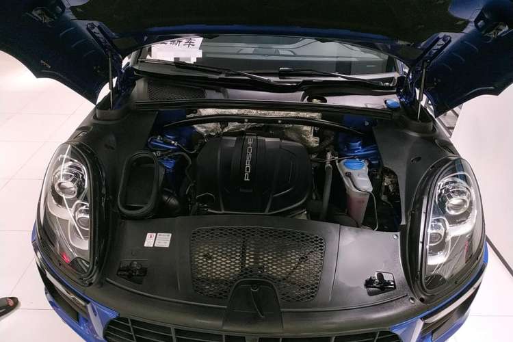 Used Porsche Macan 2017 Macan 2.0T Engine Bay