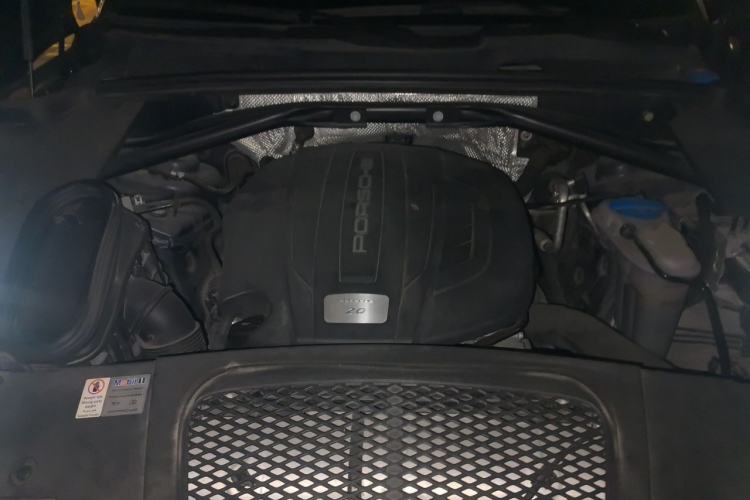 Used Porsche Macan 2017 Macan 2.0T Engine Bay