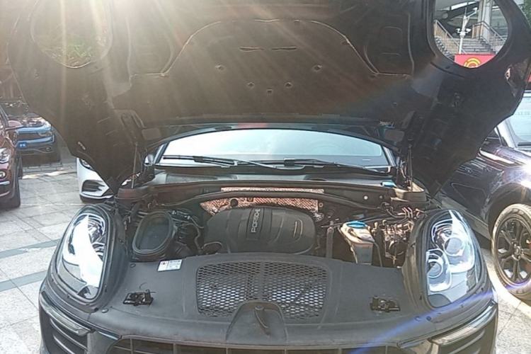 Used Porsche Macan 2017 Macan 2.0T Engine Bay