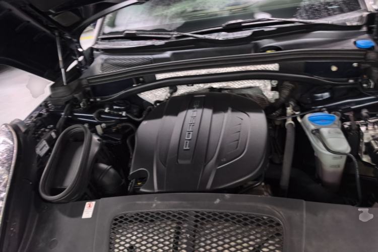 Used Porsche Macan 2017 Macan 2.0T Engine Bay