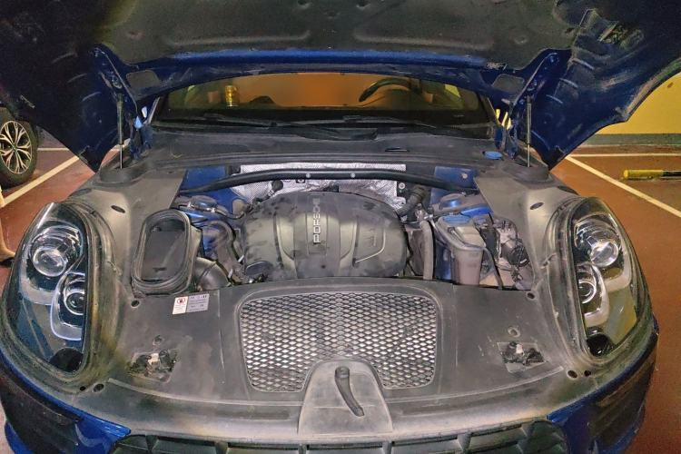 Used Porsche Macan 2017 Macan 2.0T Engine Bay