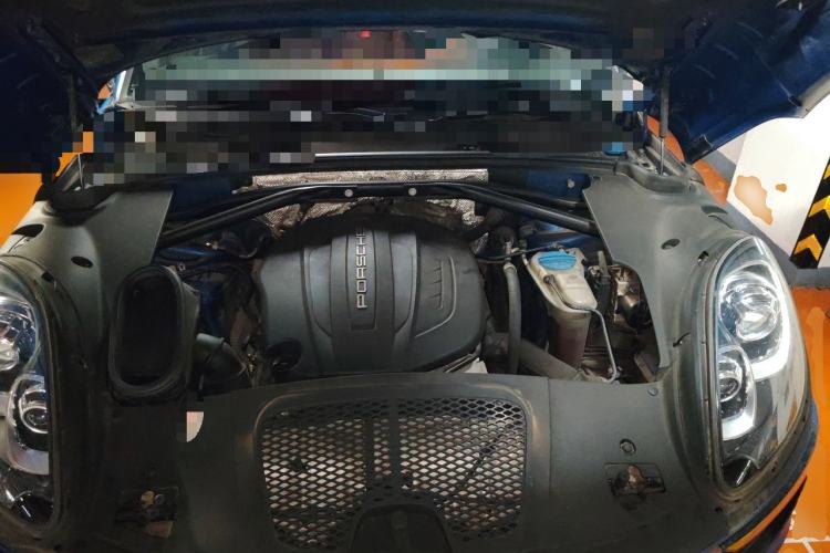 Used Porsche Macan 2017 Macan 2.0T Engine Bay