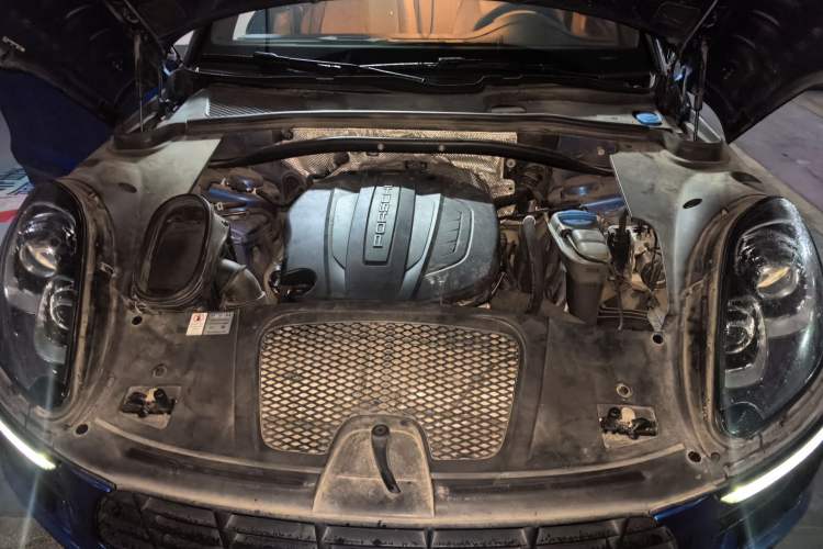 Used Porsche Macan 2017 Macan 2.0T Engine Bay