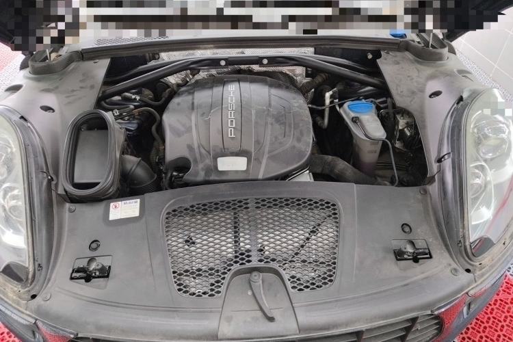 Used Porsche Macan 2017 Macan 2.0T Engine Bay