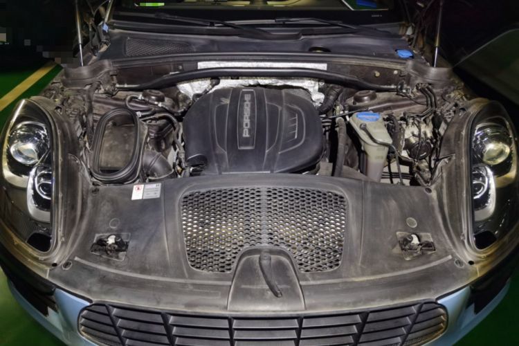 Used Porsche Macan 2017 Macan 2.0T Engine Bay