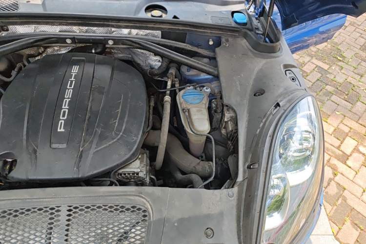Used Porsche Macan 2017 Macan 2.0T Engine Bay Left