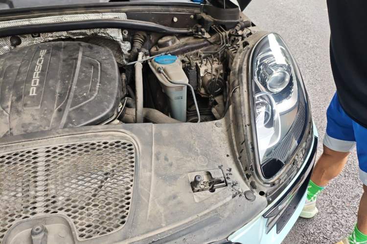 Used Porsche Macan 2017 Macan 2.0T Engine Bay Left