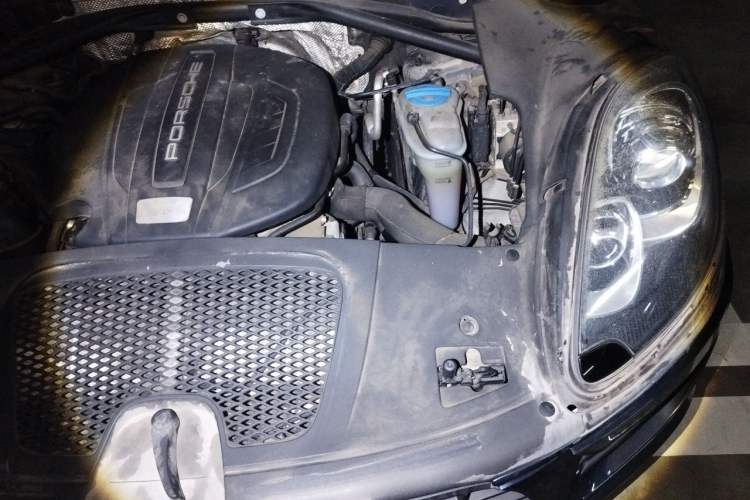 Used Porsche Macan 2017 Macan 2.0T Engine Bay Left