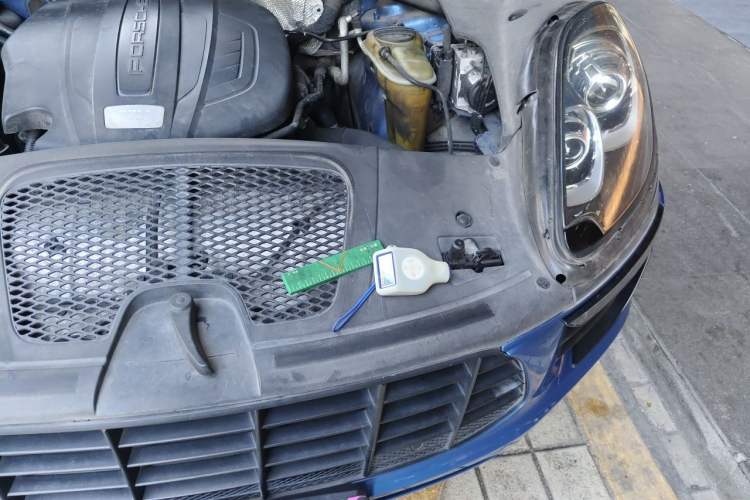 Used Porsche Macan 2017 Macan 2.0T Engine Bay Left