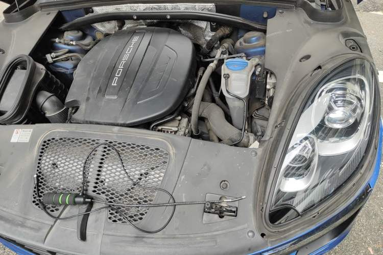 Used Porsche Macan 2017 Macan 2.0T Engine Bay Left