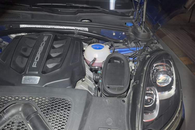 Used Porsche Macan 2017 Macan S 3.0T Engine Bay Left