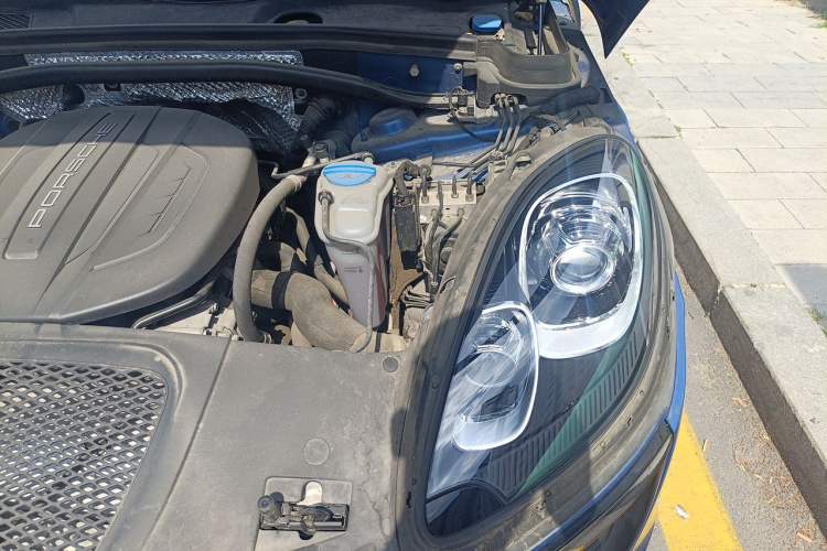 Used Porsche Macan 2017 Macan 2.0T Engine Bay Left
