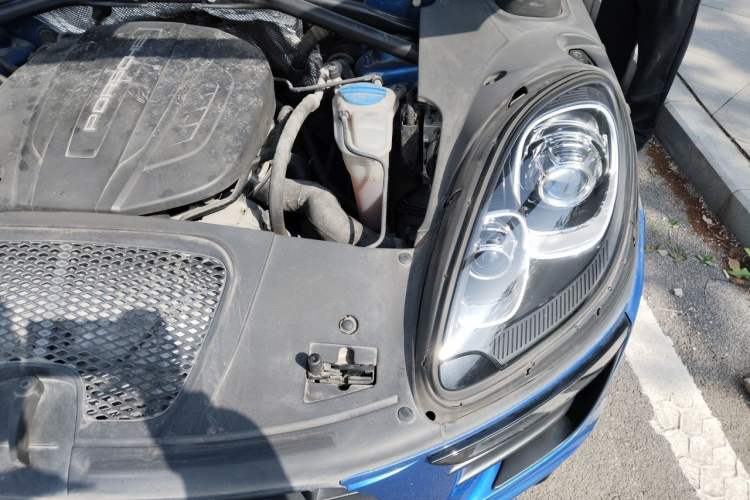 Used Porsche Macan 2017 Macan 2.0T Engine Bay Left