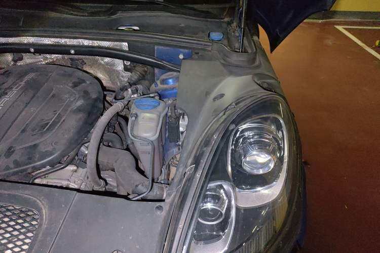 Used Porsche Macan 2017 Macan 2.0T Engine Bay Left