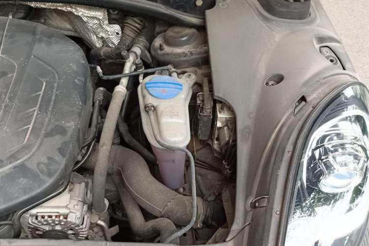 Used Porsche Macan 2017 Macan 2.0T Engine Bay Left