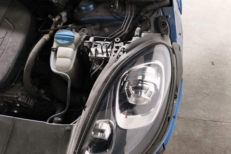 Used Porsche Macan 2017 Macan 2.0T Engine Bay Left