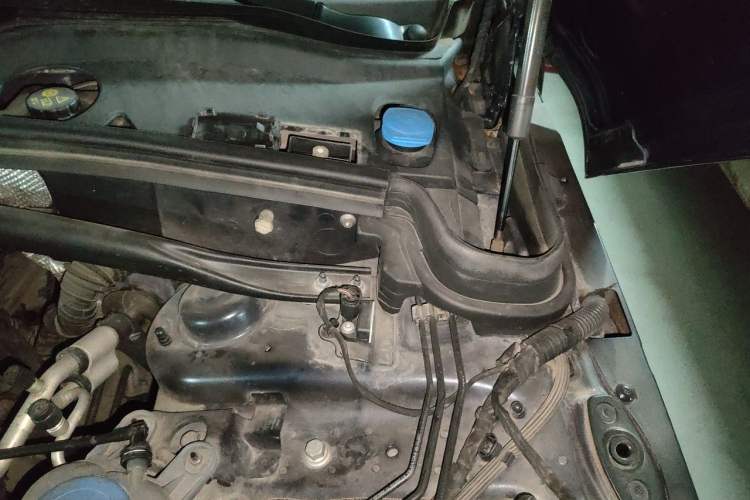 Used Porsche Macan 2017 Macan 2.0T Engine Bay Left