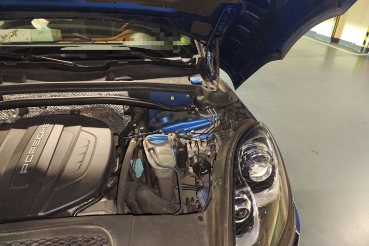 Used Porsche Macan 2017 Macan 2.0T Engine Bay Left