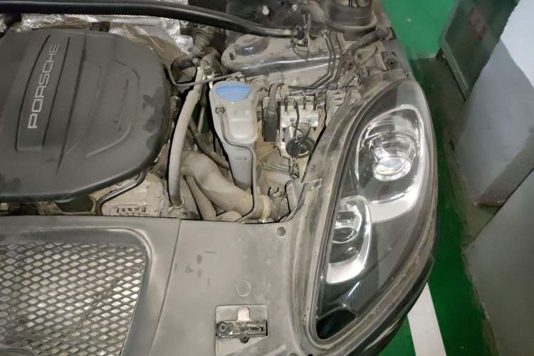 Used Porsche Macan 2017 Macan 2.0T Engine Bay Left