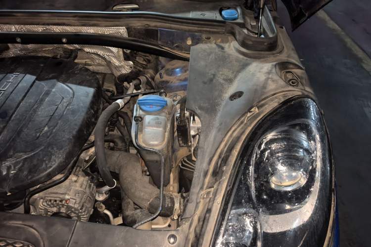 Used Porsche Macan 2017 Macan 2.0T Engine Bay Left