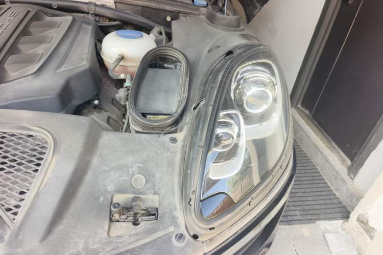 Used Porsche Macan 2017 Macan S 3.0T Engine Bay Left