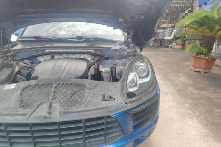 Used Porsche Macan 2017 Macan 2.0T Engine Bay Left