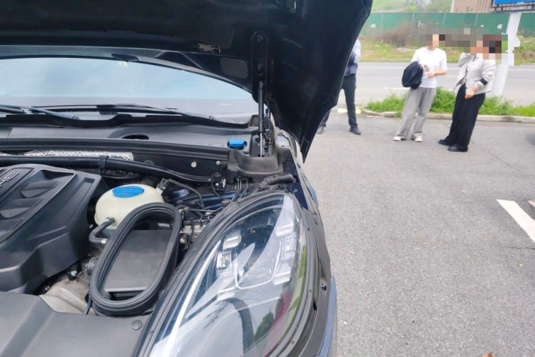 Used Porsche Macan 2017 Macan S 3.0T Engine Bay Left