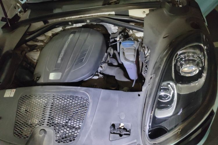 Used Porsche Macan 2017 Macan 2.0T Engine Bay Left