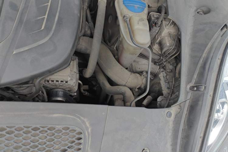Used Porsche Macan 2017 Macan 2.0T Engine Bay Left